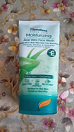 Himalaya Moustirizing Aloe Vera Face Wash